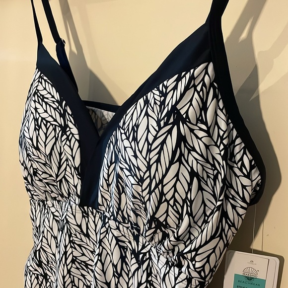 Sea & Sand Black and White Tummy Control One Piece Swimsuit Size 20 - Picture 6 of 16